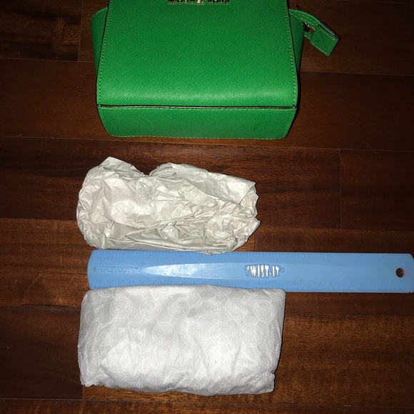 SOLD❌Michael Kors Mini Selma - Picture 6 of 7